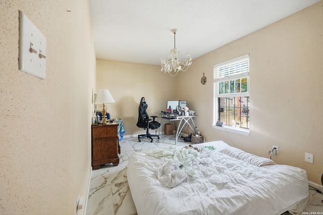 1511 19th, San Antonio, TX 78207