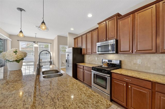 513 MANNS HARBOR DRIVE, Apollo Beach, FL 33572