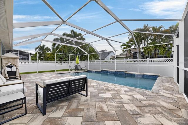 513 MANNS HARBOR DRIVE, Apollo Beach, FL 33572