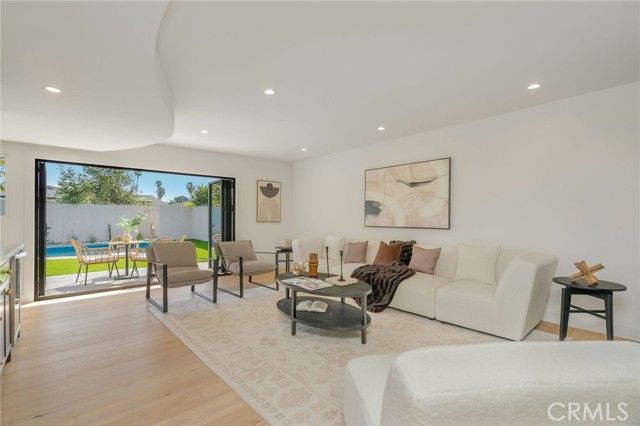 6150 Wooster Avenue, Los Angeles, CA 90056