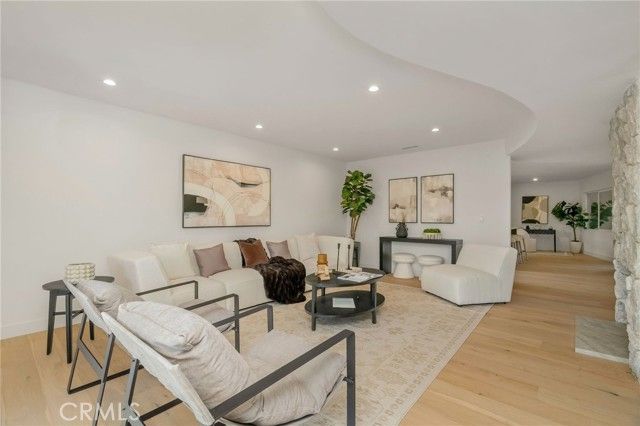 6150 Wooster Avenue, Los Angeles, CA 90056