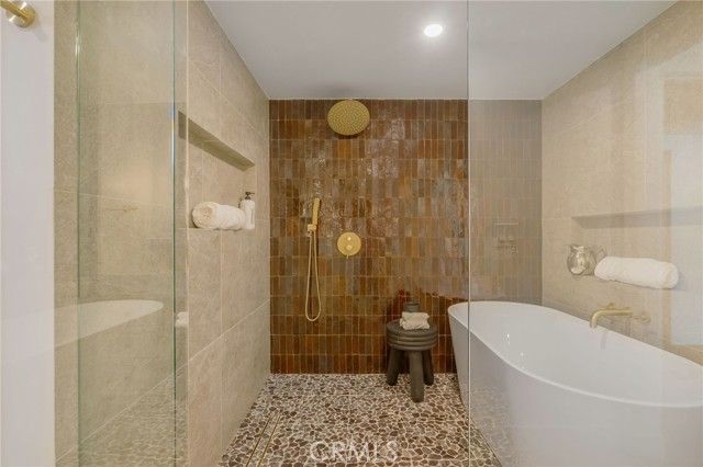 6150 Wooster Avenue, Los Angeles, CA 90056