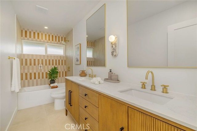 6150 Wooster Avenue, Los Angeles, CA 90056