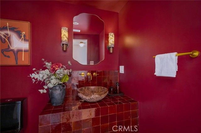 6150 Wooster Avenue, Los Angeles, CA 90056