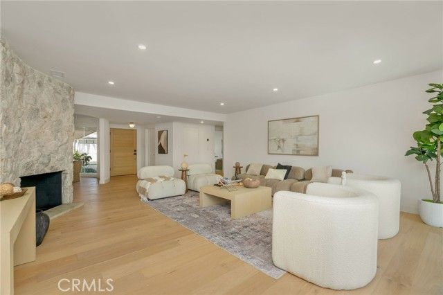 6150 Wooster Avenue, Los Angeles, CA 90056