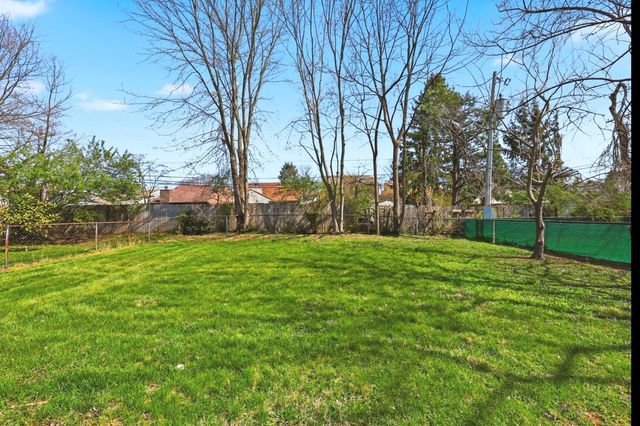 1633 Summerhill Drive, Lexington, KY 40515