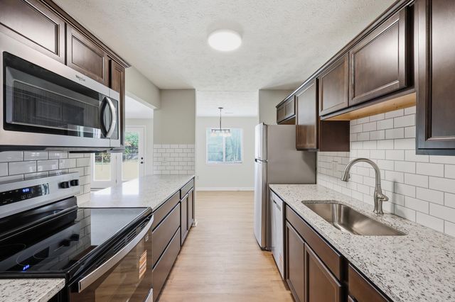 1633 Summerhill Drive, Lexington, KY 40515