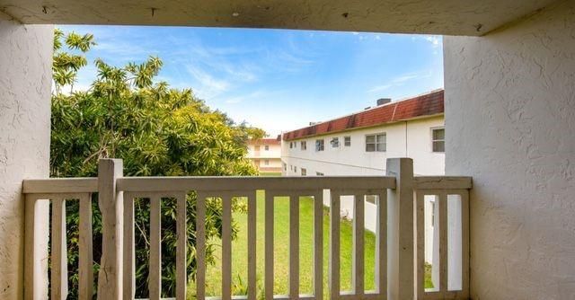 4169 SW 67th Ave 205, Davie, FL 33314