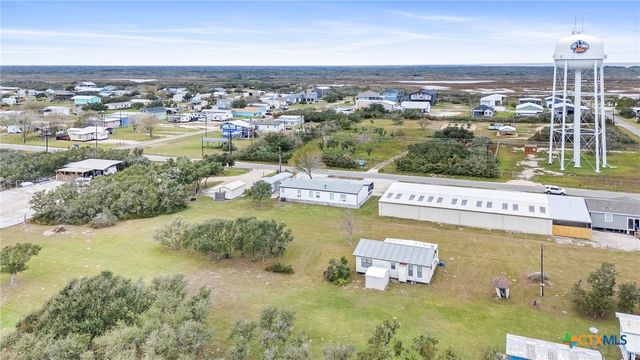 1651 W Harrison Avenue, Port O'connor, TX 77982