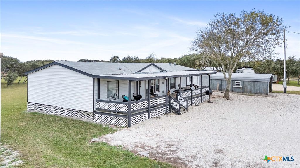 1651 W Harrison Avenue, Port O'connor, TX 77982