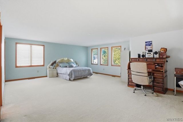 33 Insbrook Court, Amherst, NY 14051