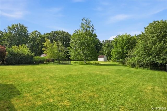 33 Insbrook Court, Amherst, NY 14051