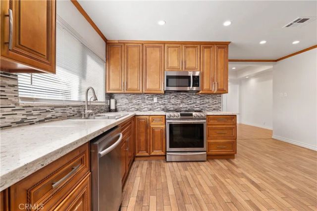 766 N Alexandria, Los Angeles, CA 90029
