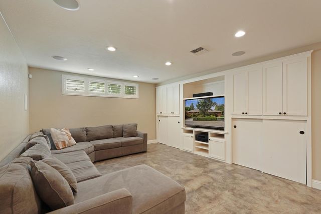 5139 Hildreth Ln, Stockton, CA 95212