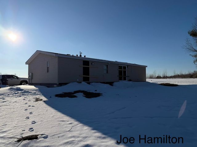 15734 Hall Road, Casnovia Twp, MI 49303