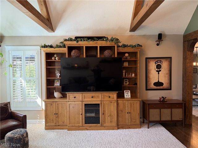 3020 Worrell Road, Willoughby Hills, OH 44094