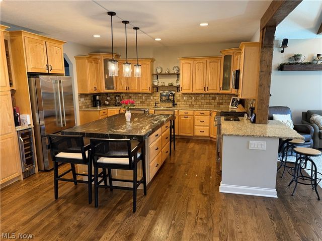3020 Worrell Road, Willoughby Hills, OH 44094