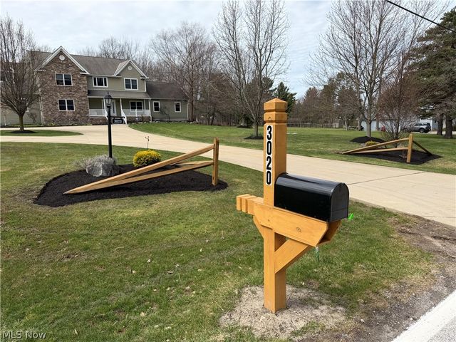 3020 Worrell Road, Willoughby Hills, OH 44094