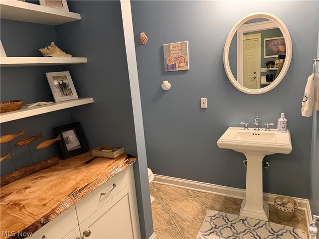 3020 Worrell Road, Willoughby Hills, OH 44094