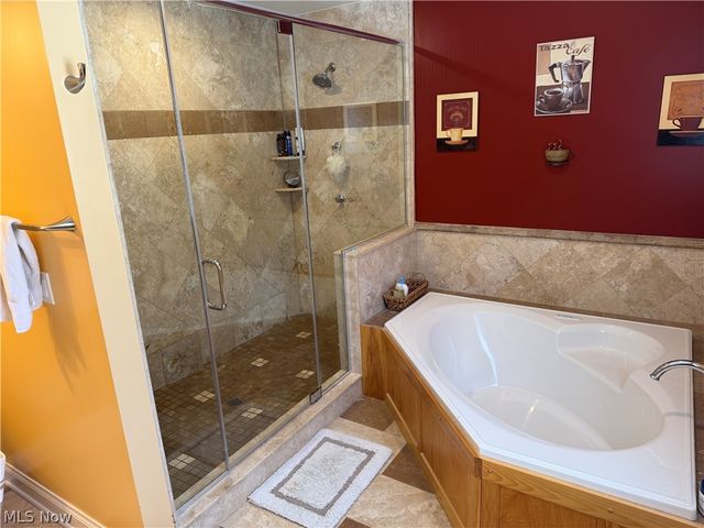 3020 Worrell Road, Willoughby Hills, OH 44094