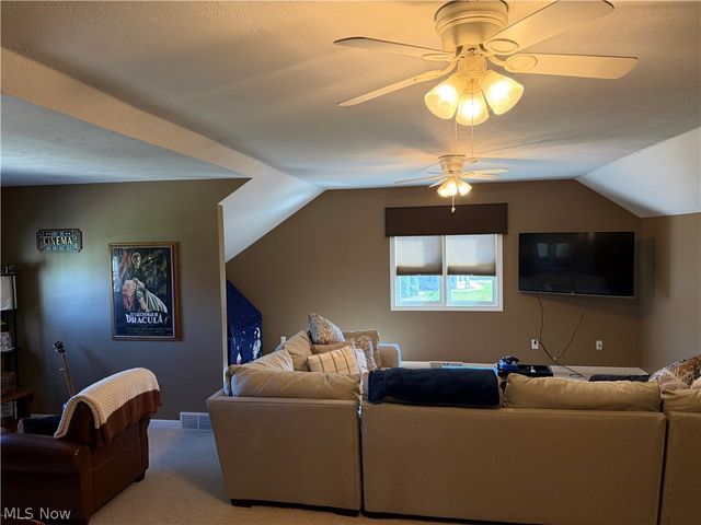 3020 Worrell Road, Willoughby Hills, OH 44094