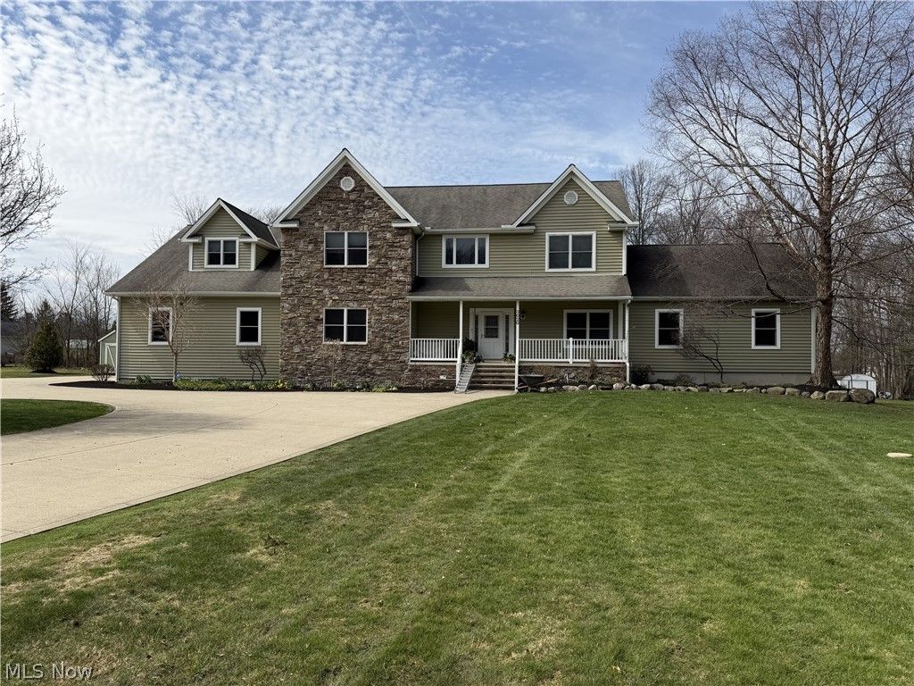 3020 Worrell Road, Willoughby Hills, OH 44094