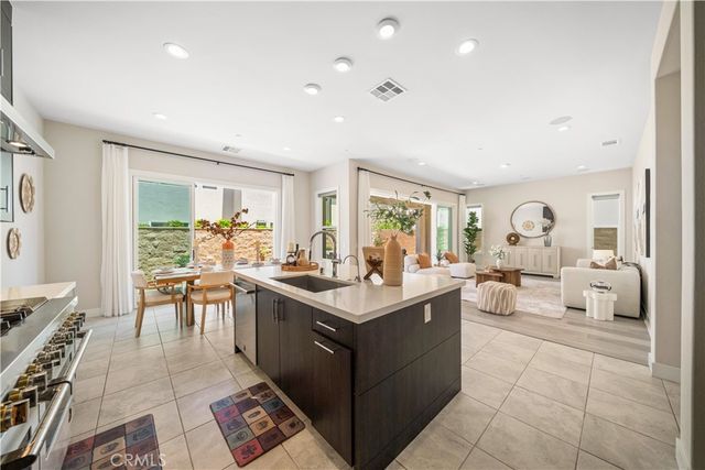 270 Burwood, Lake Forest, CA 92630