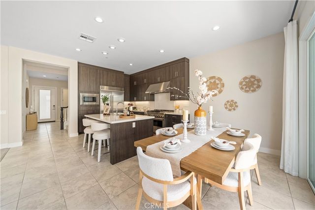 270 Burwood, Lake Forest, CA 92630