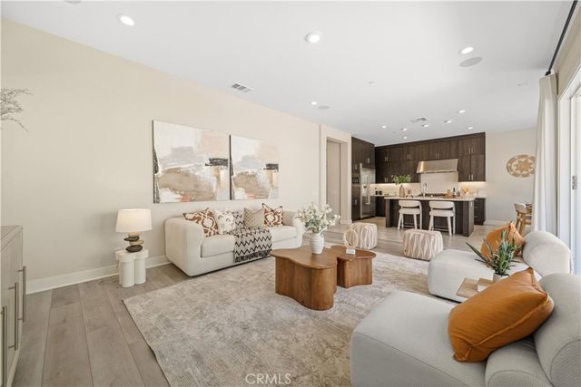 270 Burwood, Lake Forest, CA 92630