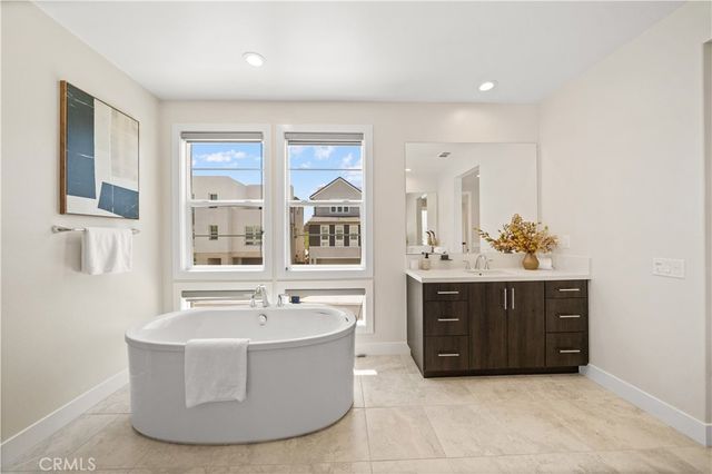 270 Burwood, Lake Forest, CA 92630