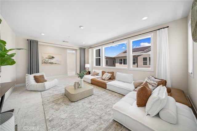 270 Burwood, Lake Forest, CA 92630