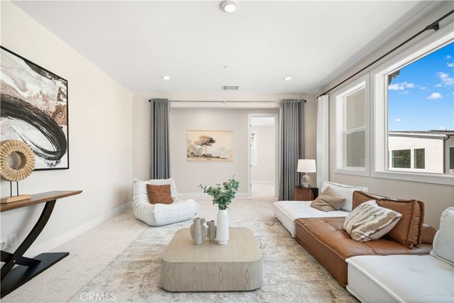 270 Burwood, Lake Forest, CA 92630