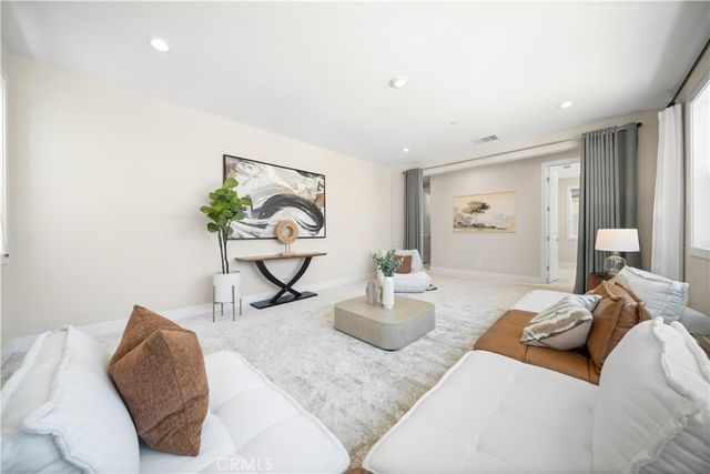 270 Burwood, Lake Forest, CA 92630