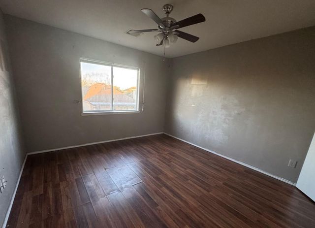 4419 Crossvine Avenue, Baytown, TX 77521