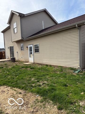 4651 Maplelawn Drive, Columbus, IN 47203