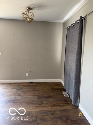 4651 Maplelawn Drive, Columbus, IN 47203