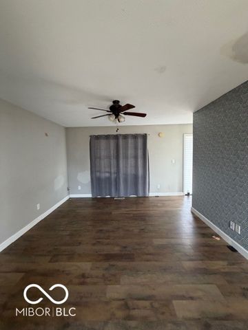 4651 Maplelawn Drive, Columbus, IN 47203