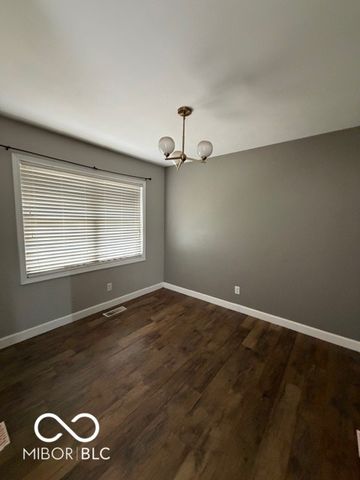 4651 Maplelawn Drive, Columbus, IN 47203