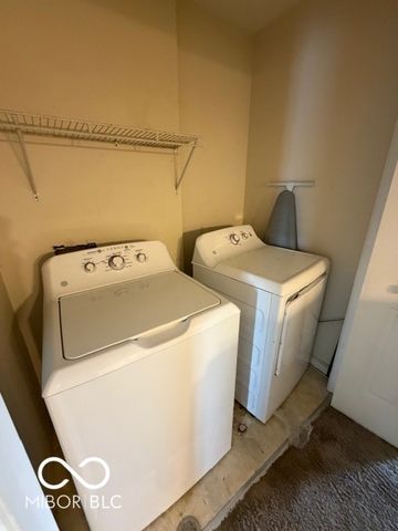 4651 Maplelawn Drive, Columbus, IN 47203