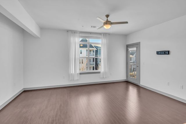 1638 54th Ave N Apt 214, Nashville, TN 37209