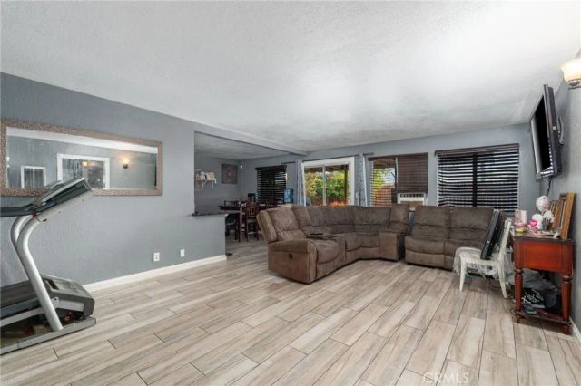 645 E King Street, Rialto, CA 92376