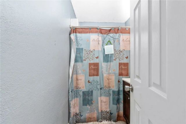 645 E King Street, Rialto, CA 92376