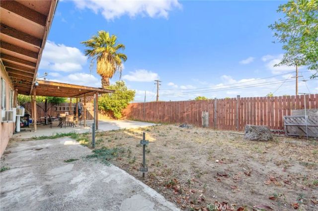 645 E King Street, Rialto, CA 92376