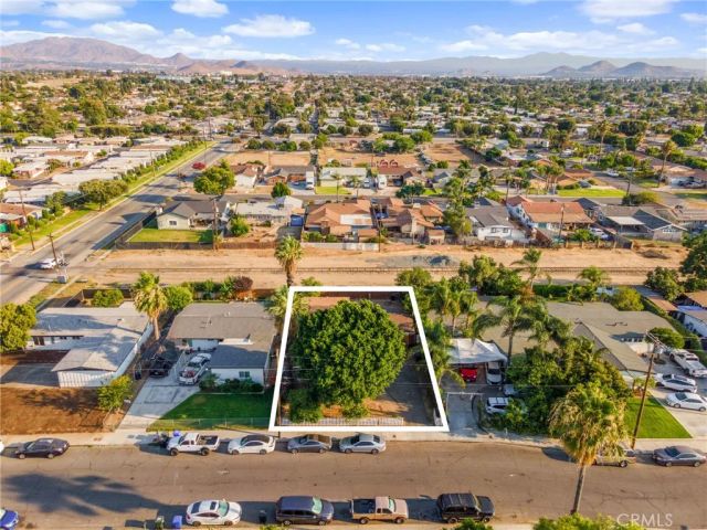 645 E King Street, Rialto, CA 92376