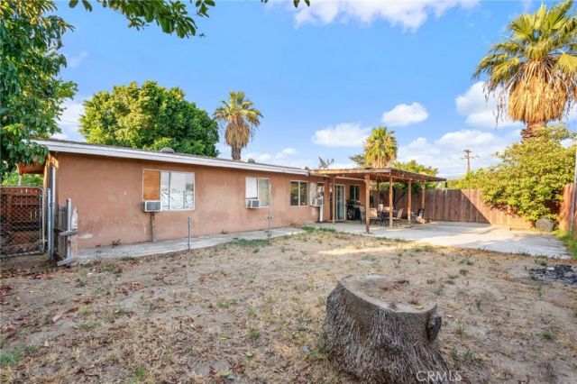 645 E King Street, Rialto, CA 92376
