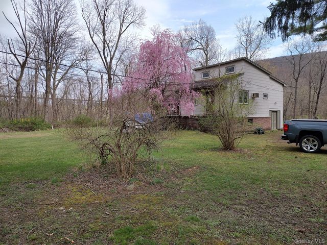 140 Orrs Mills Road, Salisbury Mills, NY 12577