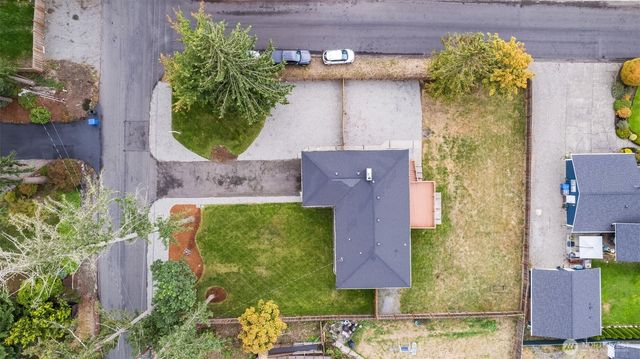 5701 80th Street E, Puyallup, WA 98371