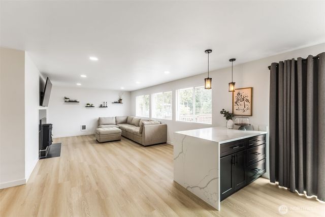 5701 80th Street E, Puyallup, WA 98371
