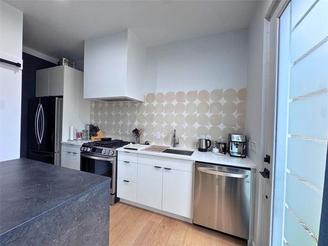 1206 Luna ST 2, Austin, TX 78721