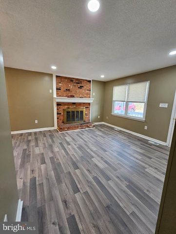 718 LAKEVIEW PKWY, Locust Grove, VA 22508